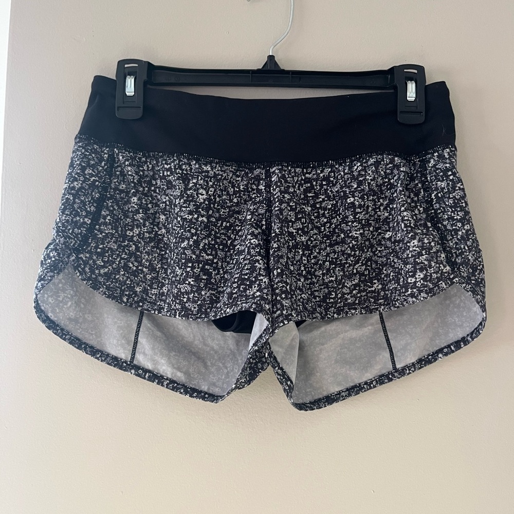 Lululemon black speed up shorts 2.5 inch inseam